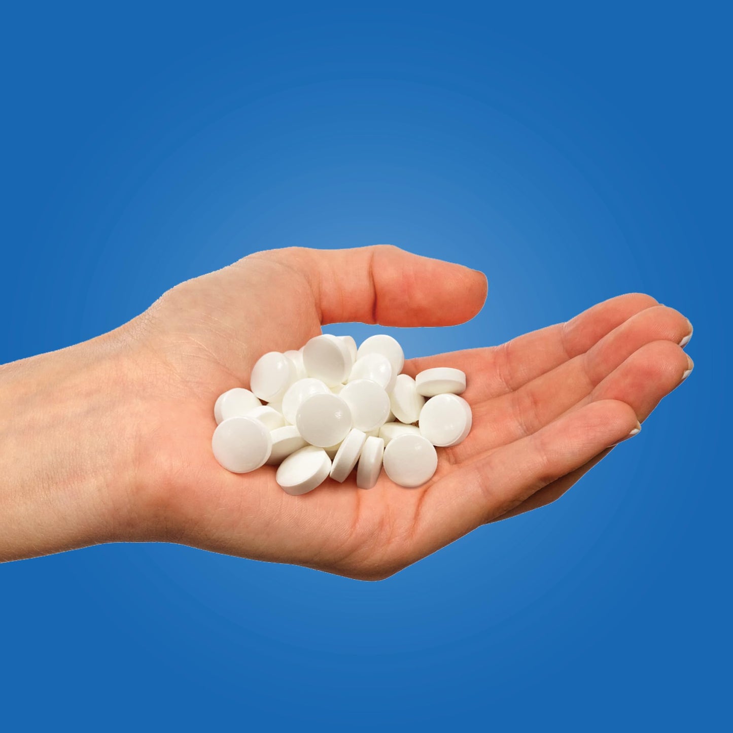 PUR Aspartame Free Mints, Made with Xylitol, Sugar Free, Vegan, Gluten Free and Keto Friendly, Natural Peppermint Flavoured Mints, 30 Pieces, Pack of 12