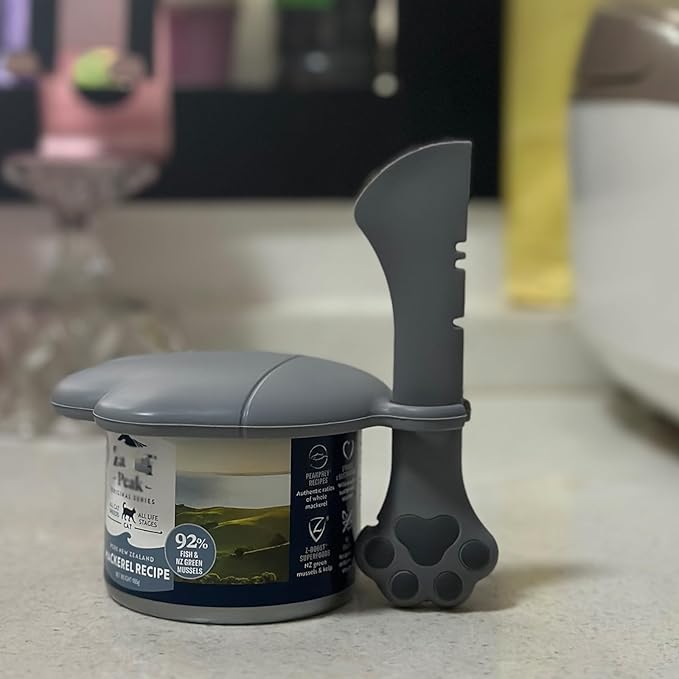 SJANE 4 Pcs Cat Food Can Spoon & Can Covers | Cute Paw Silicone Pet Food Can Opener Spatula & Can Lids | Stainless Steel Wet Food Spoon for Cats and Dogs(Grey)