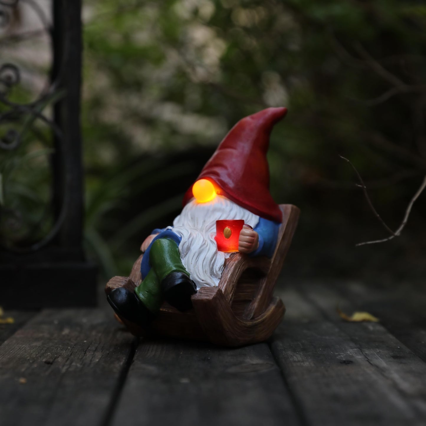 Solar Garden Gnomes Outdoor Statue with Solar Lights,7.1â Figurine Lights Solar Garden Yard Decorations Outdoor Decorations for Patio,Yard,Lawn Ornamentï¼Mom Gift Unique Housewarming Gifts