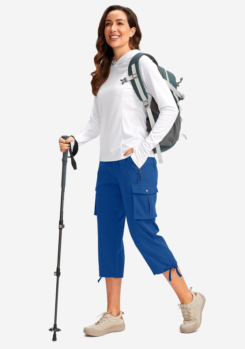 Soothfeel Women's Cargo Capris Pants with 6 Pockets Lightweight Quick Dry Travel Hiking Summer Pants for Women Casual (Royal Blue, M)