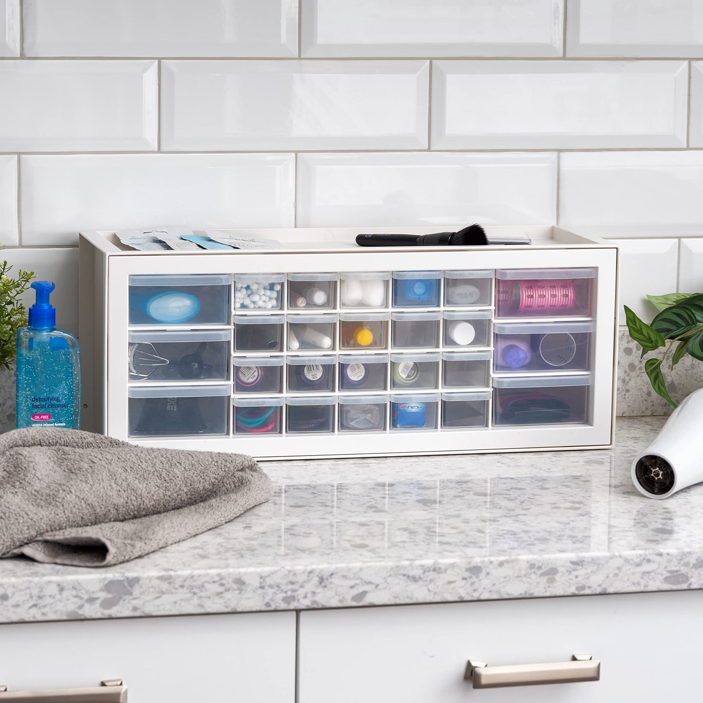 IRIS USA Plastic Storage Drawers, Made in USA, 26-Drawer Organizer Cabinet, Stackable Teacher Toolbox for Crafts, Beads, Stickers, Hardware, Nuts & Bolts, Scrapbook Supplies, Building Bricks – White