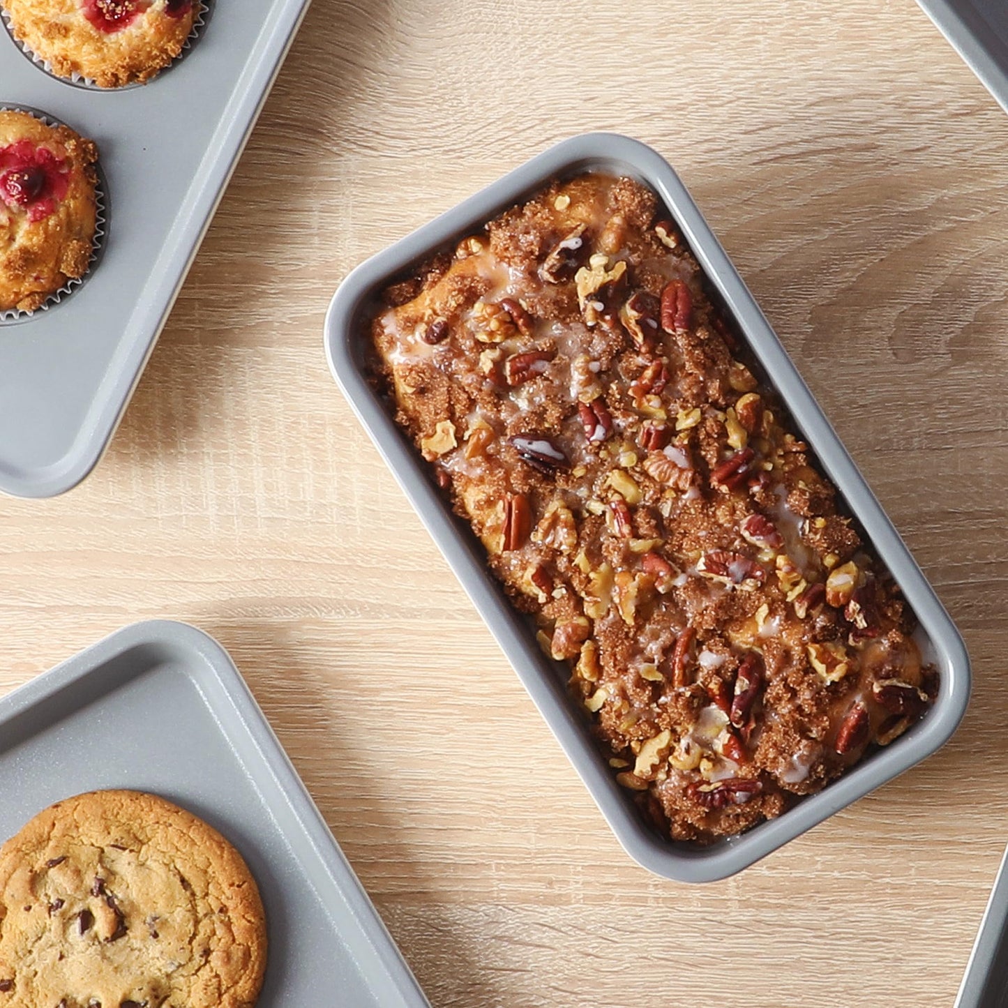 Sur La Table Kitchen Essentials Bake Sale 9 X 5 Inch PFOA, PFAS, PTFE Free Nonstick Loaf Pan - Linen White (Pack of 4)