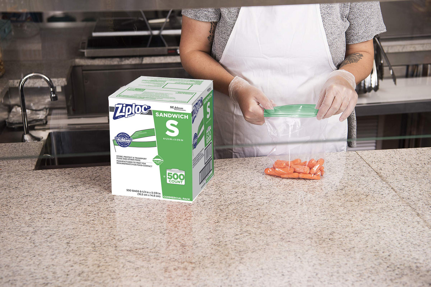 SC Johnson Professional Ziploc Brand Sandwich Bags, Food Storage Ziploc Brand Bags, Easy Open Tabs, Commercial Pack, 500 Count Box, for Professional Use Only