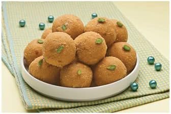 Bikaji Besan Ladoo – 14.11 Oz (400g) , Traditional Indian Sweet Made with Desi Ghee , Gram Flour Laddu with Almonds, Cashews & Pistachios , Rich Texture & Flavor , Festive Mithai for Gifting & Celebrations Perfect Sweet Box