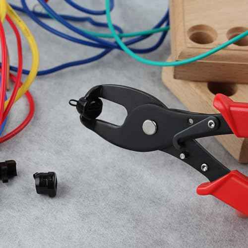 Strain Relief Crimper, Strain Relief Bushing Pliers Anti-Rust Low Carbon Steel Electrical Pliers Power Cable Fasten Wire Cable Tool for Assembly Electrical Strain Relief Bushing Wire Grommet