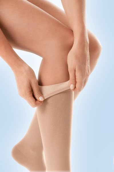 JOBST Opaque SoftFit 15-20 mmHg Closed Toe Knee High Compression Stocking, Espresso, Small