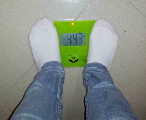 NewlineNY Auto Step On Super Mini Travel Bathroom Scale, 5.25" x 8.5" SBB0638SM: Green