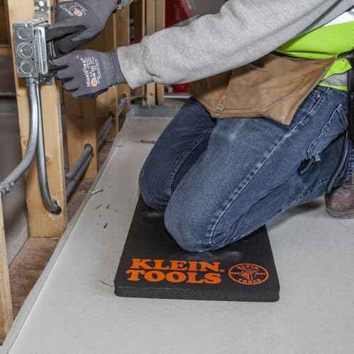 Klein Tools 60135 Kneeling Pads, Adult Men's Soft Thick Closed Cell Soft Foam Professional Tradesman Pro Pads with Handle