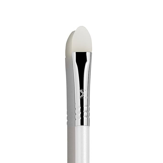 Sigma Beauty S02 Spatula Skincare Brush Ã¢ÂÂ Silicone Skincare Tool for Applying Skincare Products to Face and Skin, Face Mask Brush Applicator for Creams, Serums, and Masks (1 Pc)
