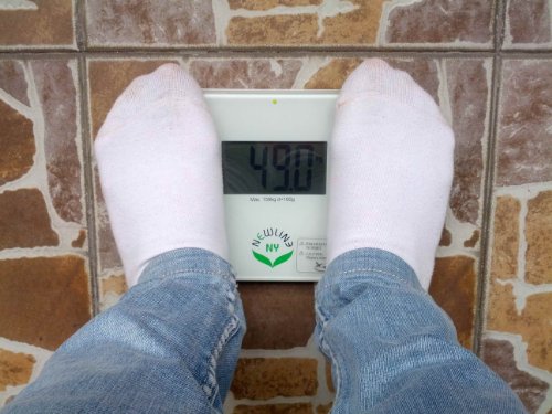 NewlineNY Auto Step On Super Mini Travel Bathroom Scale, 5.25" x 8.5" SBB0638SM: White