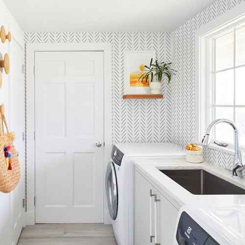 Orainege Black and White Peel and Stick Wallpaper Herringbone Contact Paper for Bathroom 17.7in x 118.1inModern Geometric Self Adhesive Wallpaper Removable Wall Paper Peel and Stick