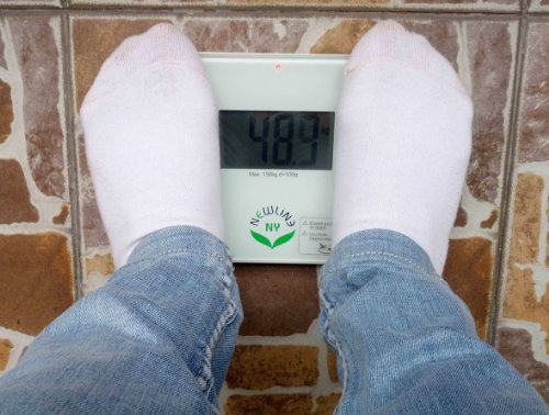 NewlineNY Auto Step On Super Mini Travel Bathroom Scale, 5.25" x 8.5" SBB0638SM: White