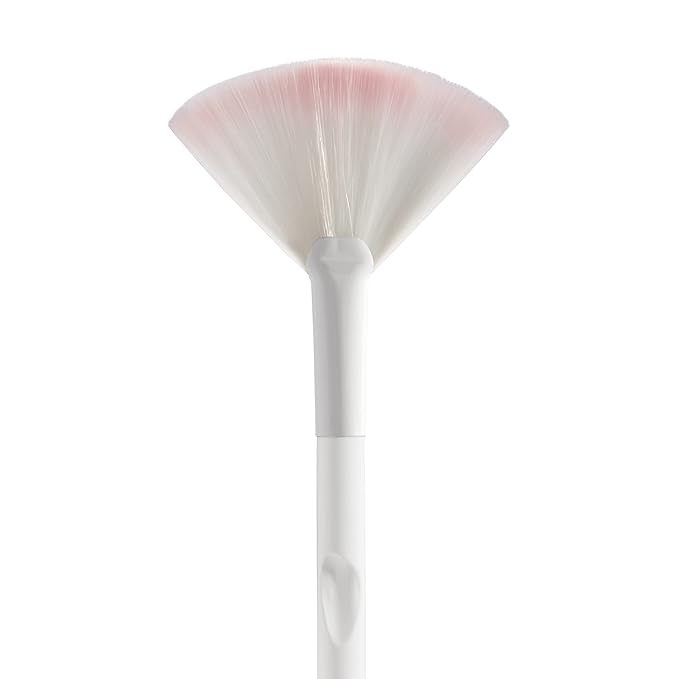 wet n wild Fan Brush, Blending Brush for Highlighter, Blush, & Peel Masks, Ergonomic Handle (Pack of 2)