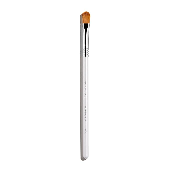 Sigma Beauty S20 Eye Cream Skincare Brush Ã¢ÂÂ Skincare Tool for Applying Skincare Products to Face and Skin, Gentle Eye Cream Brush Applicator for Eye Creams and Eye Makeup Primer (1 Pc)
