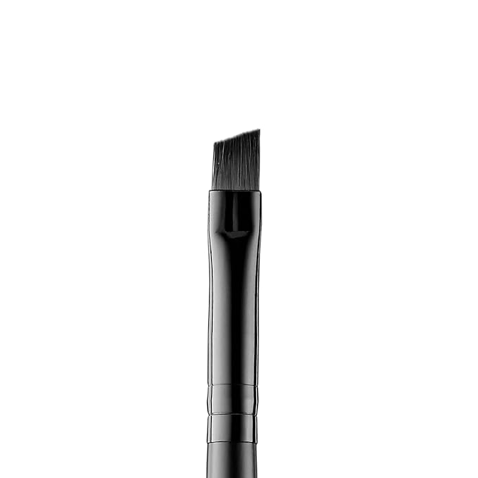 e.l.f. Small Angled Brush, Creates Even, Thin & Straight Lines, Great For Applying Lip Color, Eyebrow Color & Eyeliner, Vegan & Cruelty-Free
