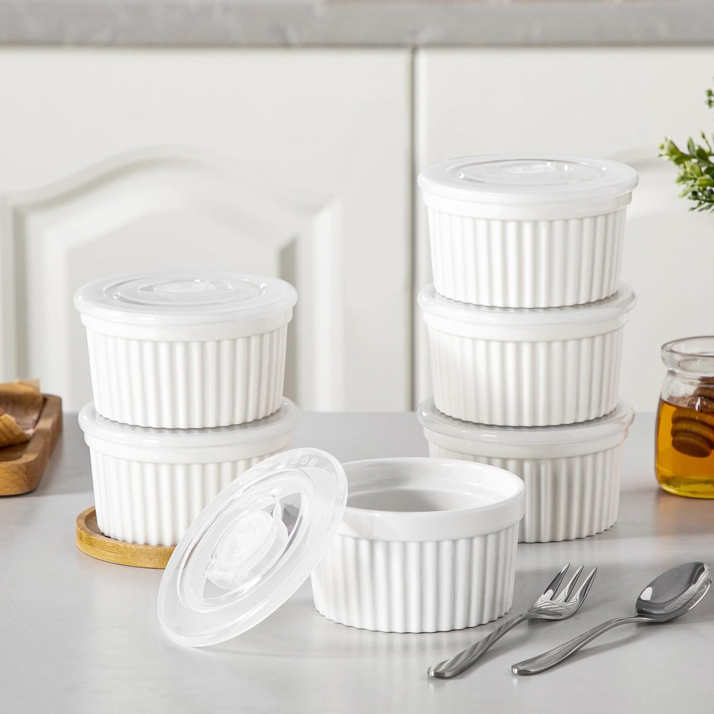vancasso 8 oz Ramekins with Lid, Porcelain Creme Brulee Souffle Dishes, White Pudding Custard Cups Ramiken for Baking, Dishwasher and Oven Safe, Set of 6