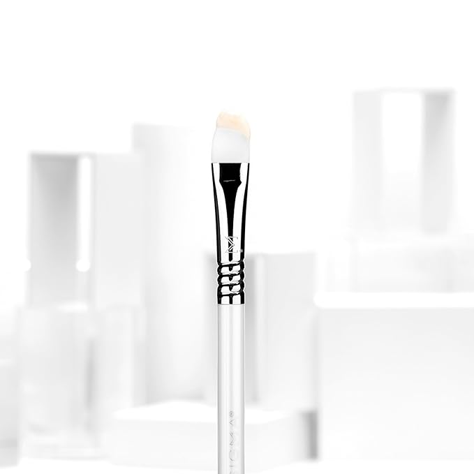 Sigma Beauty S02 Spatula Skincare Brush Ã¢ÂÂ Silicone Skincare Tool for Applying Skincare Products to Face and Skin, Face Mask Brush Applicator for Creams, Serums, and Masks (1 Pc)