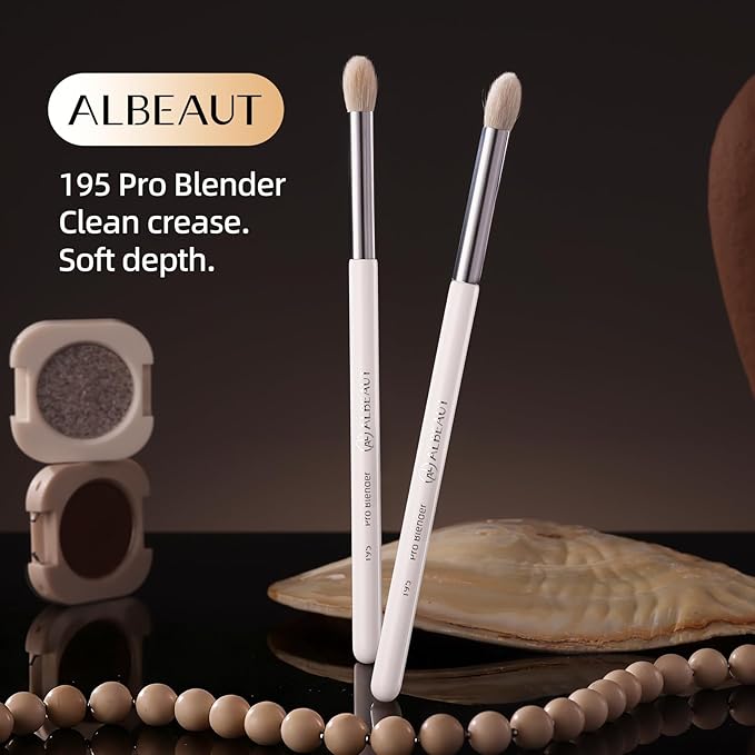 Tapered Eye Shadow Brush, Medium Powder Eyeshadow Blending Brush for Crease, Fluffy Eye Makeup Tool for Women and Girls (195 Pro Blender)