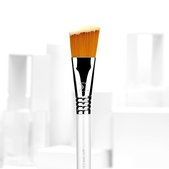 Sigma Beauty S05 Moisturizer Skincare Brush Ã¢ÂÂ Skincare Tool for Applying Skincare Products to Face and Skin, Face Moisturizer Brush for Creams and Lotions (1 Pc)