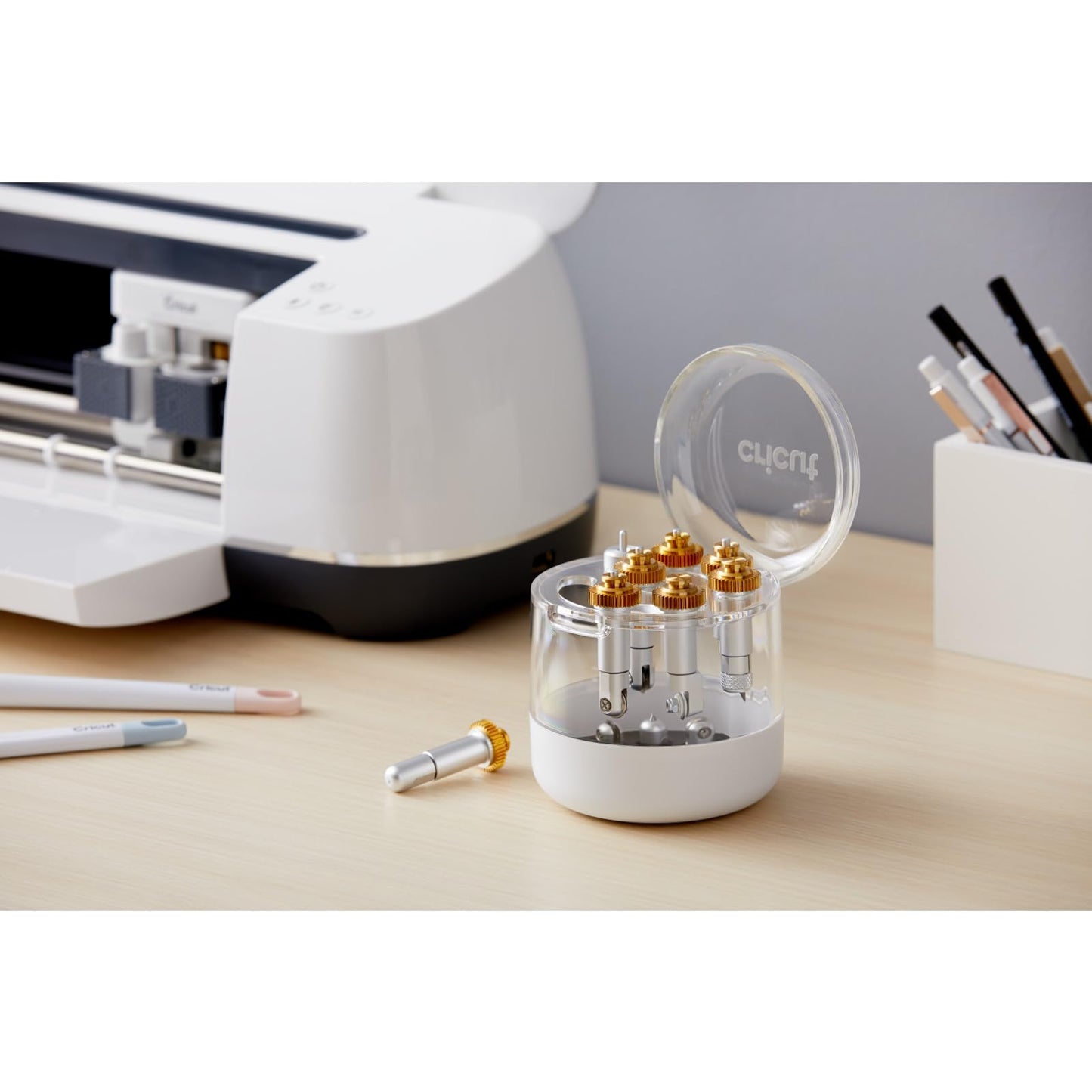 Cricut Engraving Tip + QuickSwap Housing, Premium Carbide Steel Engraving Tip, Inscribes Lasting Design on Glass, Metal & More, Compatible with Cricut Maker Cutting Machine, Silver