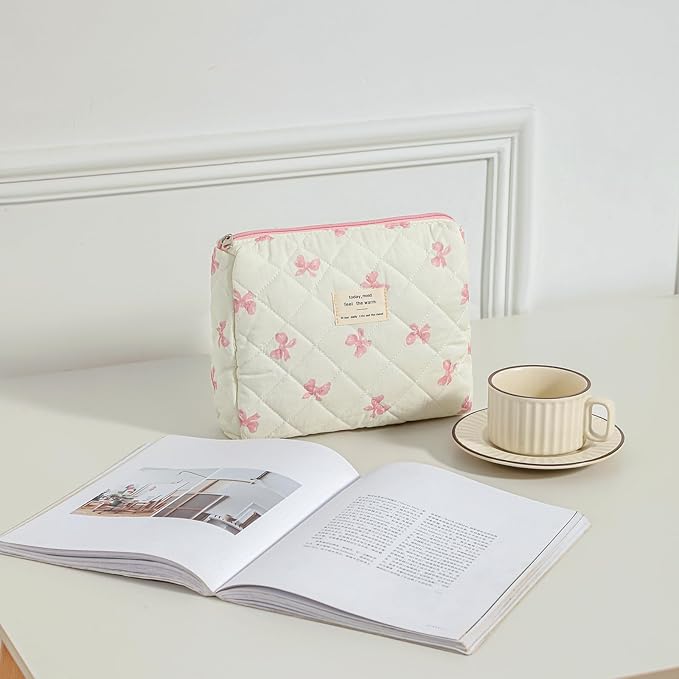 uekeboag Large Travel Quilted Makeup Bag for Women, Floral Cotton Cosmetic Bag, Coquette Aesthetic Floral Toiletry Organizer Bag