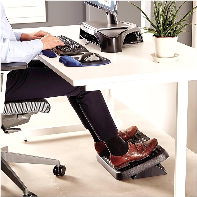 Fellowes 48121 Standard Footrest, 2 Position, 17-5/8x13-1/8x3-3/4, Graphite
