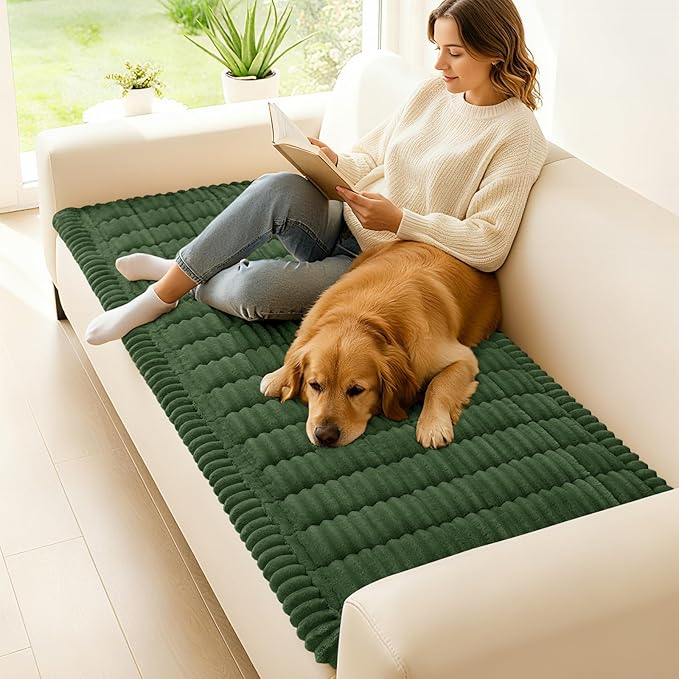 hyha Couch Covers for Dogs Washable, Non Slip Plush Dog Sofa Protectors, Fuzzy Pet Couch Covers for 3 Cushion Sofa Pet Friendly (Dark Green, 27.6" x 27.6")