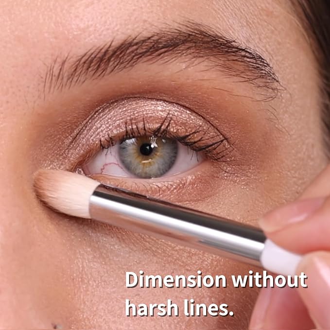 Tapered Eye Shadow Brush, Medium Powder Eyeshadow Blending Brush for Crease, Fluffy Eye Makeup Tool for Women and Girls (195 Pro Blender)