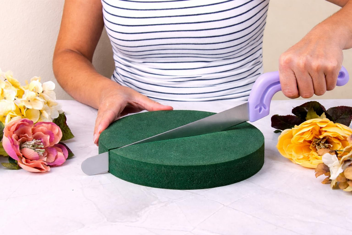 FLOFARE Floral Foam Round Blocks for Flower Arrangements, Green Florist Flower Foam for Fresh & Artificial Flowers, Wedding & Party Décor (Large 9.8)