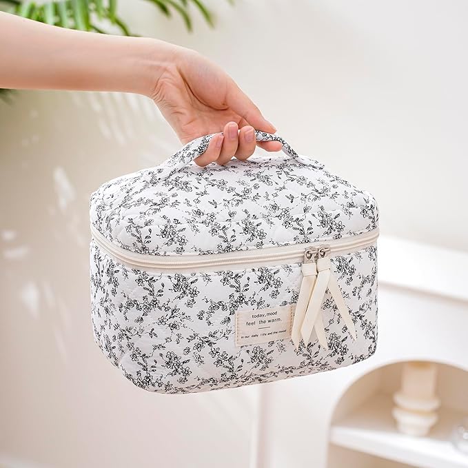 uekeboag Large Travel Quilted Makeup Bag for Women, Floral Cotton Cosmetic Bag, Coquette Aesthetic Floral Toiletry Organizer Bag
