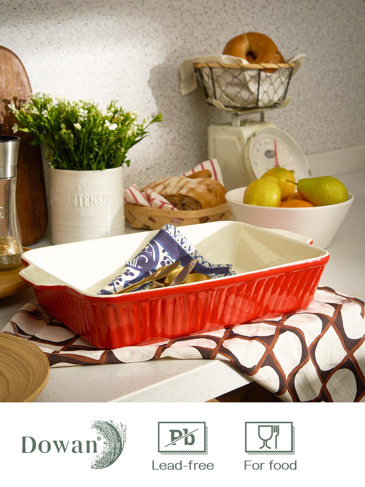 DOWAN 9x13-inch Deep Casserole Baking Dish for Lasagna, 135 oz Ceramic Pan with Handles, Oven Safe for Baking and Home Decor, Red
