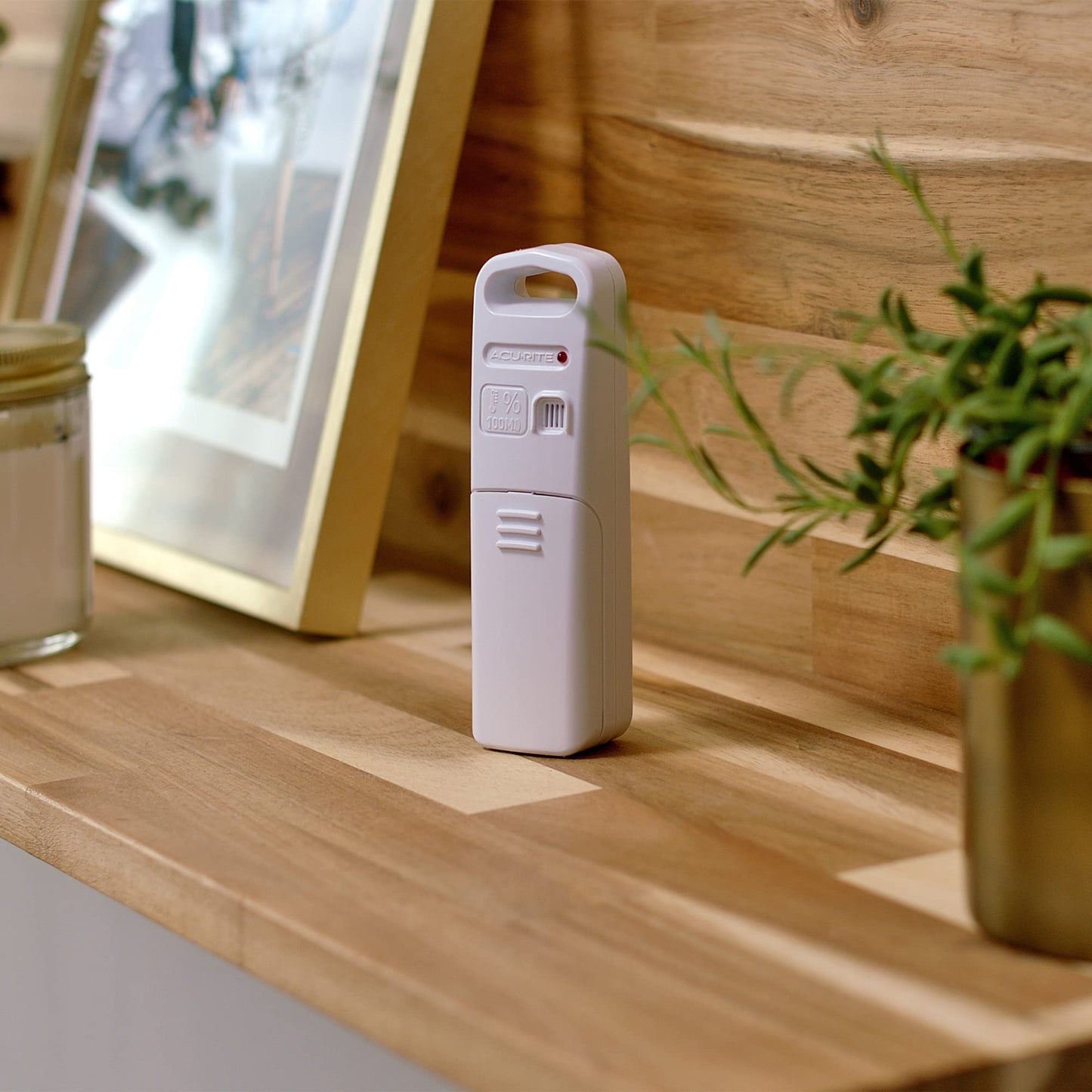 AcuRite Wireless Indoor Outdoor Temperature and Humidity Sensor with A-B-C Switch (06002M / 592TXR)