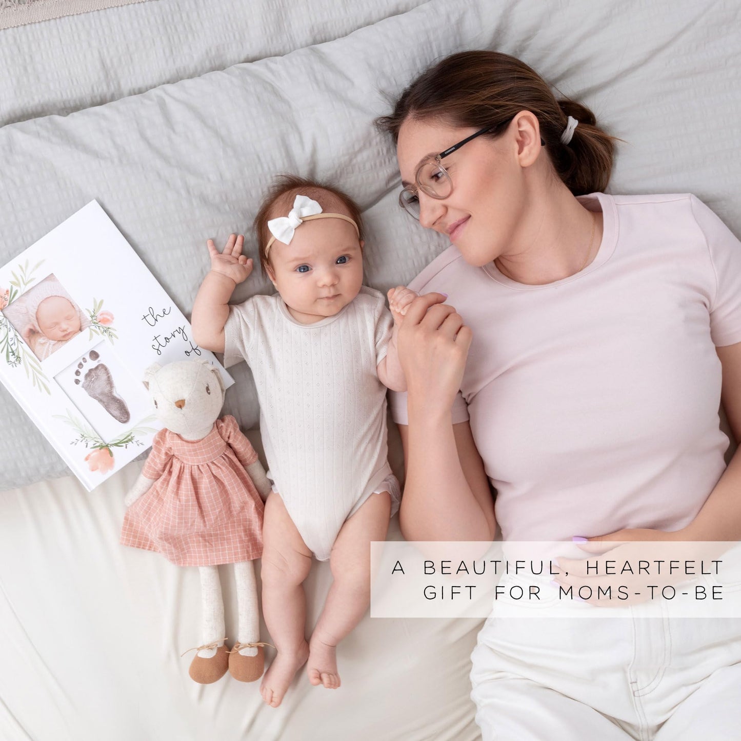 Baby Book Keepsake - Simple Baby Milestone Book for Boy or Girl - Baby Journal & Pregnancy Memory Book - Monthly Milestone Record Baby Books for Baby Shower - Modern Gender Neutral Style Gift for Moms