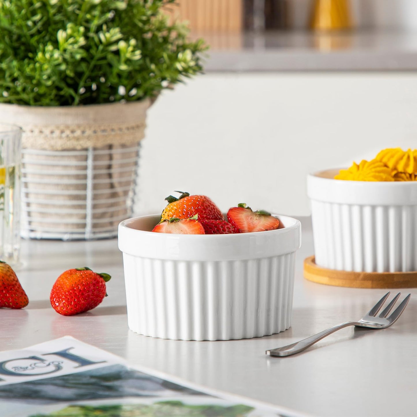 vancasso 10 oz Ramekins with Lid, Porcelain Creme Brulee Souffle Dishes, White Pudding Custard Cups Ramiken for Baking, Dishwasher and Oven Safe, Set of 6