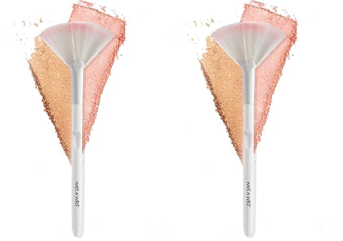 wet n wild Fan Brush, Blending Brush for Highlighter, Blush, & Peel Masks, Ergonomic Handle (Pack of 2)