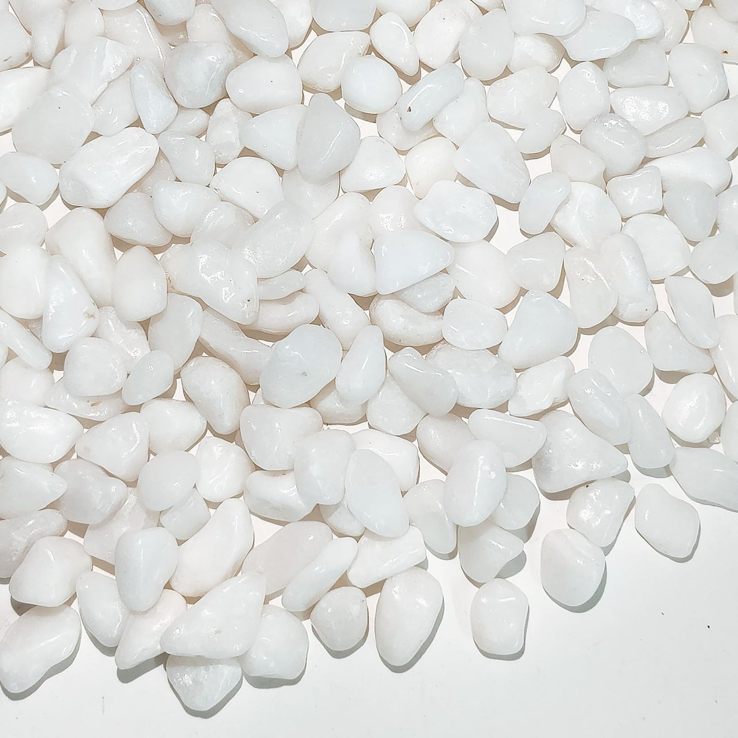 FANTIAN 10 lbs White Pebbles for Indoor Plants, 3/8 Inch Decorative White Stones. Polished River Rocks for Potted Plants Vase Cactus Bird Bath and Outdoor Garden Landscaping