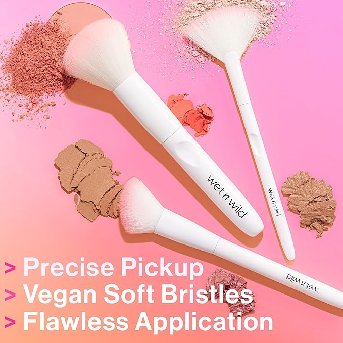 wet n wild Full Coverage Foundation Brush, Packed Bristles for All Formulas, Comfort Grip, Cruelty-Free & Vegan