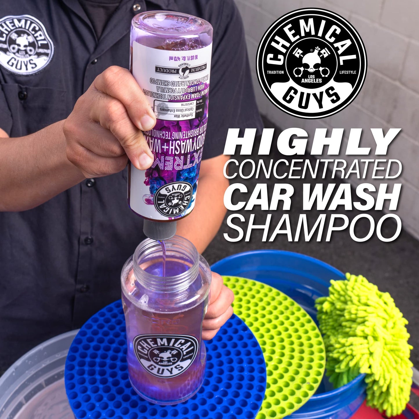 Chemical Guys Extreme Bodywash & Wax Foaming Car Wash Soap, (Works with Foam Cannons/Guns or Bucket Washes) For Trucks, Motorcycles, RVs & More, 32 fl oz, Grape Scent