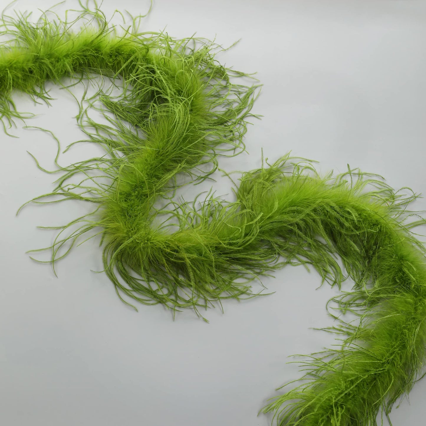 Soarer Green Ostrich Feather Boa - 2Yards 1Ply Long Boas for Party,Home Decor,DIY Craft Sewing(Lime Green)
