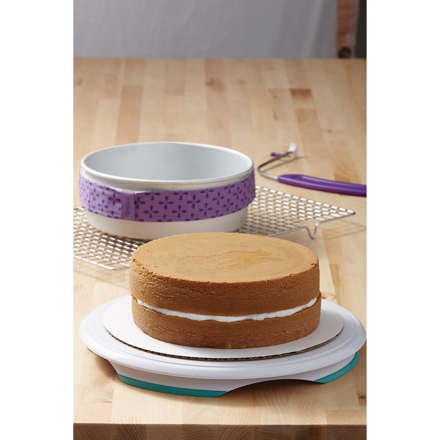 Wilton Aluminum 2-Piece Round Cake Pan Set, Durable Anodized Bakeware for Tiered & Layered Cakes, Even Heating, Rust-Resistant, Professional Cake Baking Pans, 9 x 2 in, Packaging May Vary