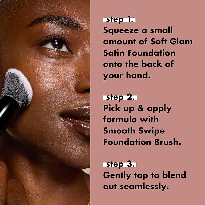 e.l.f. Smooth Swipe Foundation Brush, Face Makeup Brush For A Natural-Looking Finish, For Liquid & Cream Formulas, Vegan & Cruelty-Free