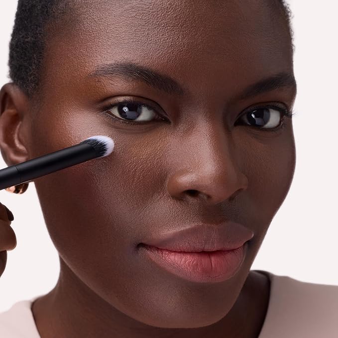Catrice | Under Eye Concealer Brush | Angled Brush for Precise Blending of Cream, Liquid & Powder Make Up | Ultra-Soft Bristles | Vegan