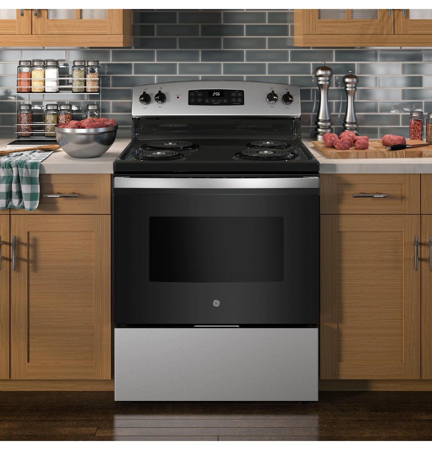 GE 30 in. 4 Burner Element Free-Standing Electric Range in Stainless Steel JB256RTSS
