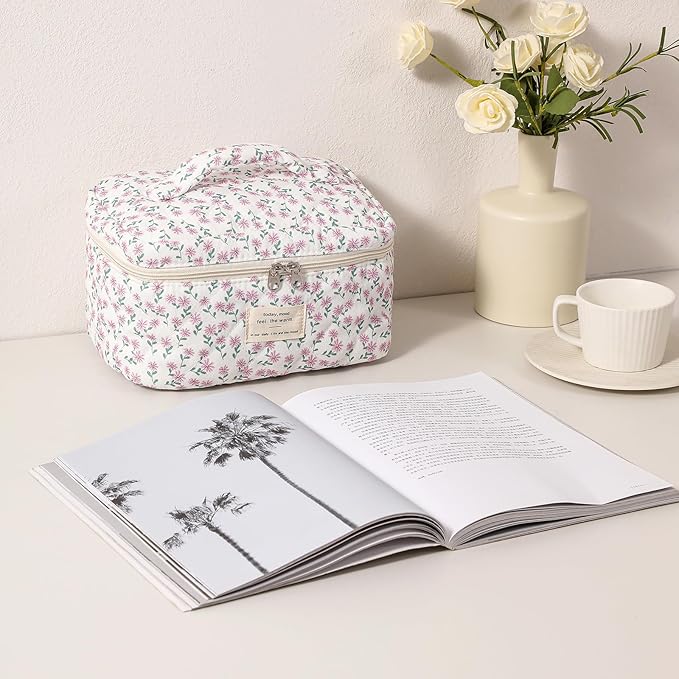 uekeboag Large Travel Quilted Makeup Bag for Women, Floral Cotton Cosmetic Bag, Coquette Aesthetic Floral Toiletry Organizer Bag