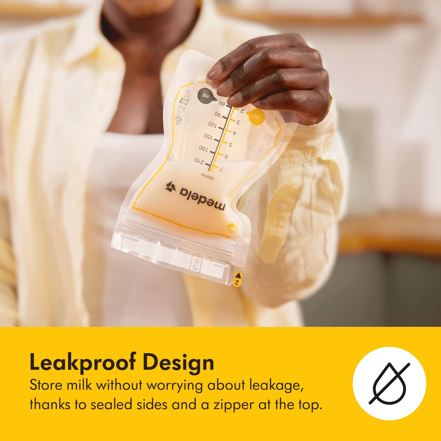 Medela Easy Pour Breastmilk Storage Bags 200 Count 7oz/210ml Disposable, Leakproof, Fast Freeze, Breast Milk Protection Recyclable & BPA Free
