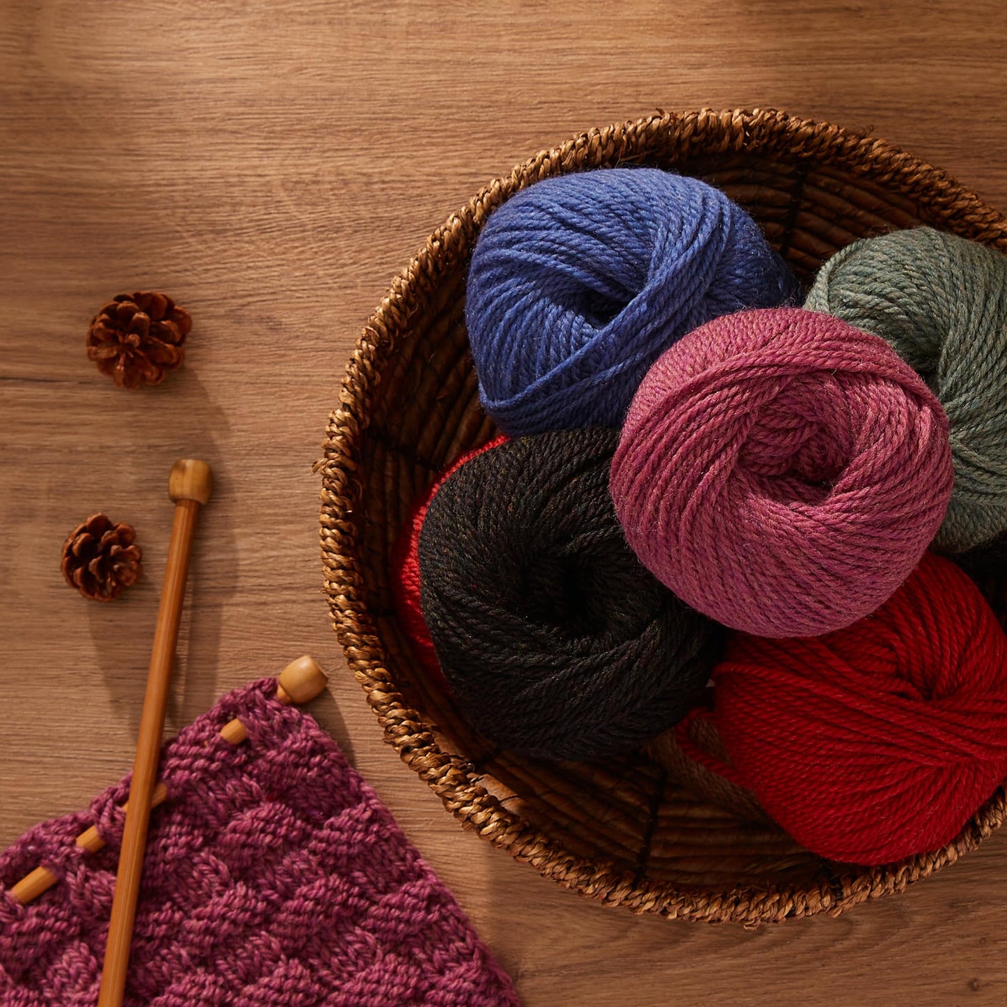 Gisimo 100% Merino Wool Yarn, 3-Ply Luxurious and Soft Yarn for Hand Knitting & Crocheting (Evergreen, 3Balls)