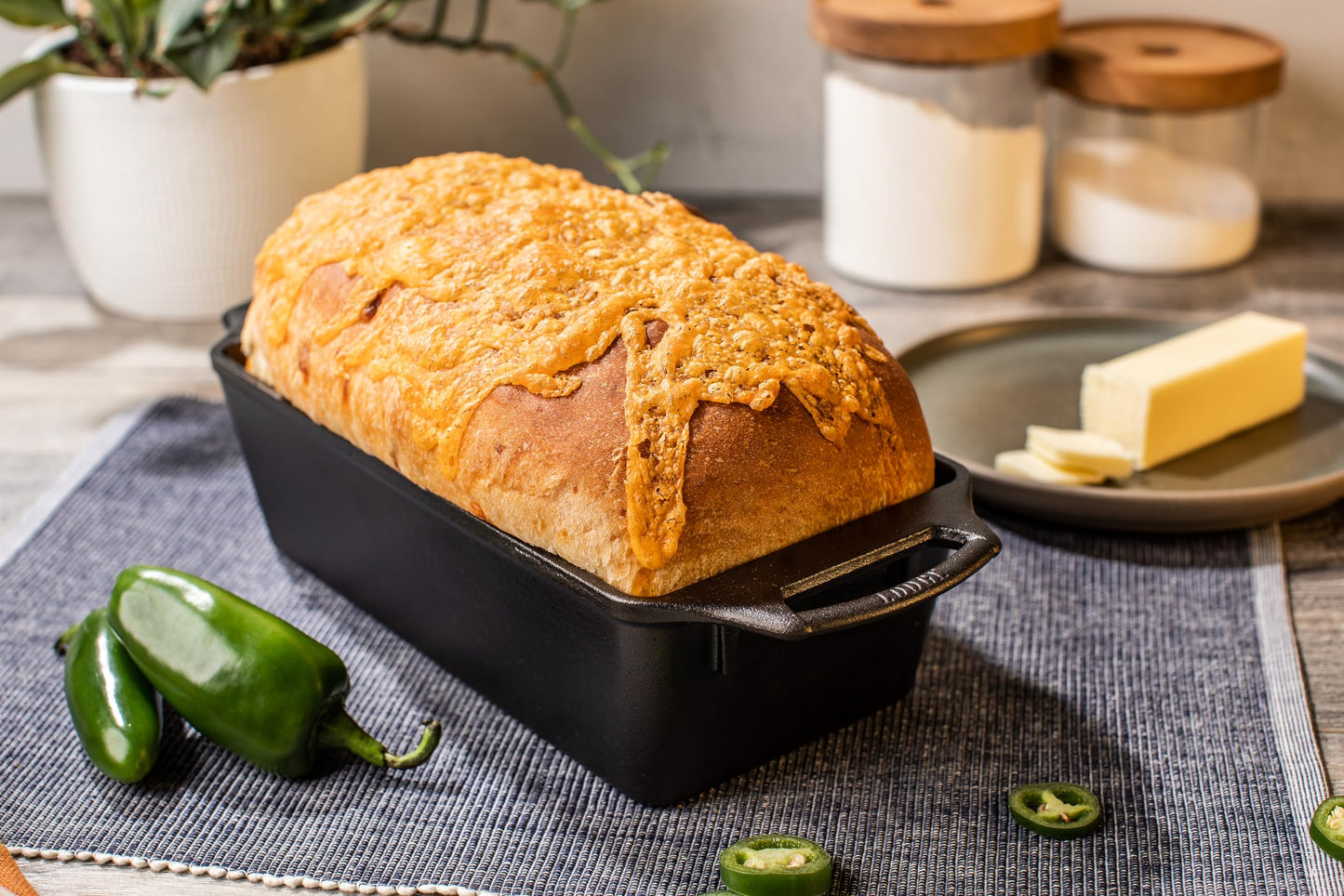 Lodge 10 Inch Pre-Seasoned Cast Iron Loaf Pan - Dual Handles - Unparalleled Heat Retention for Consistent, Even Baking - Black