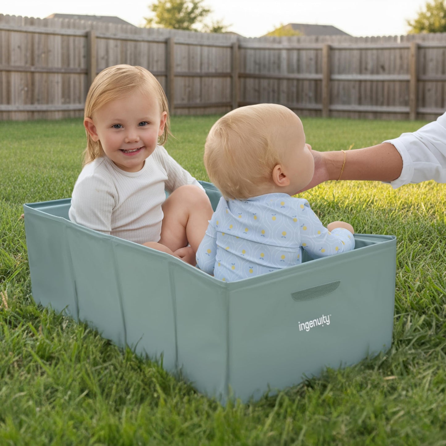 Ingenuity Tuckaway Toddler Folding Tub, Converts Shower to Tub, Folds to Store, Easy to Clean, No Assembly Required, Portable Baby Bathtub for Travel, 12M-5Y, Green
