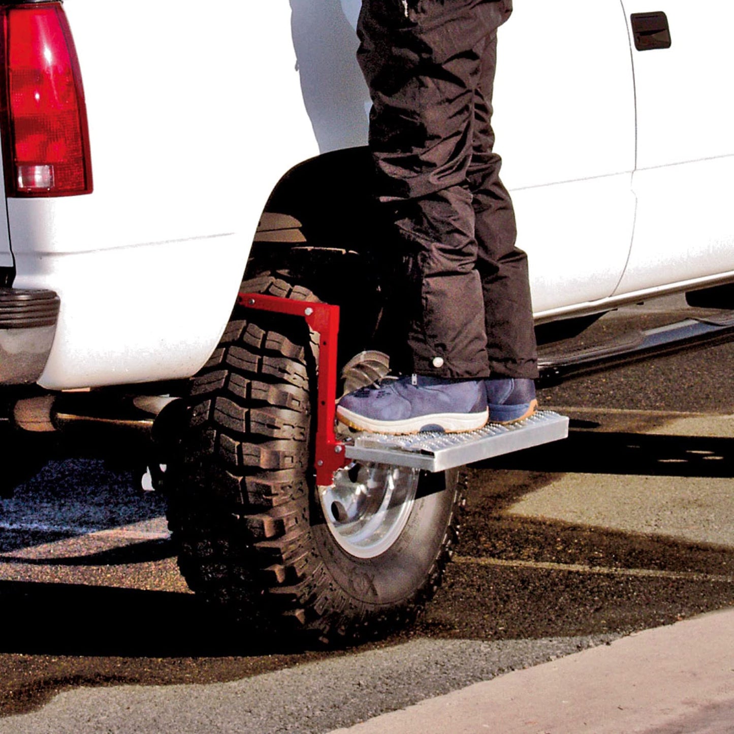 Powerbuilt Tire Step for Truck, SUV, Semi, Heavy Duty 300 lb. Capacity, Non-Slip ‘Cheese Grater’ Steel Surface, Adjusts to Fit Any Diameter Tire Up to 13 in. Wide, Folds Flat for Storage – 647596EC