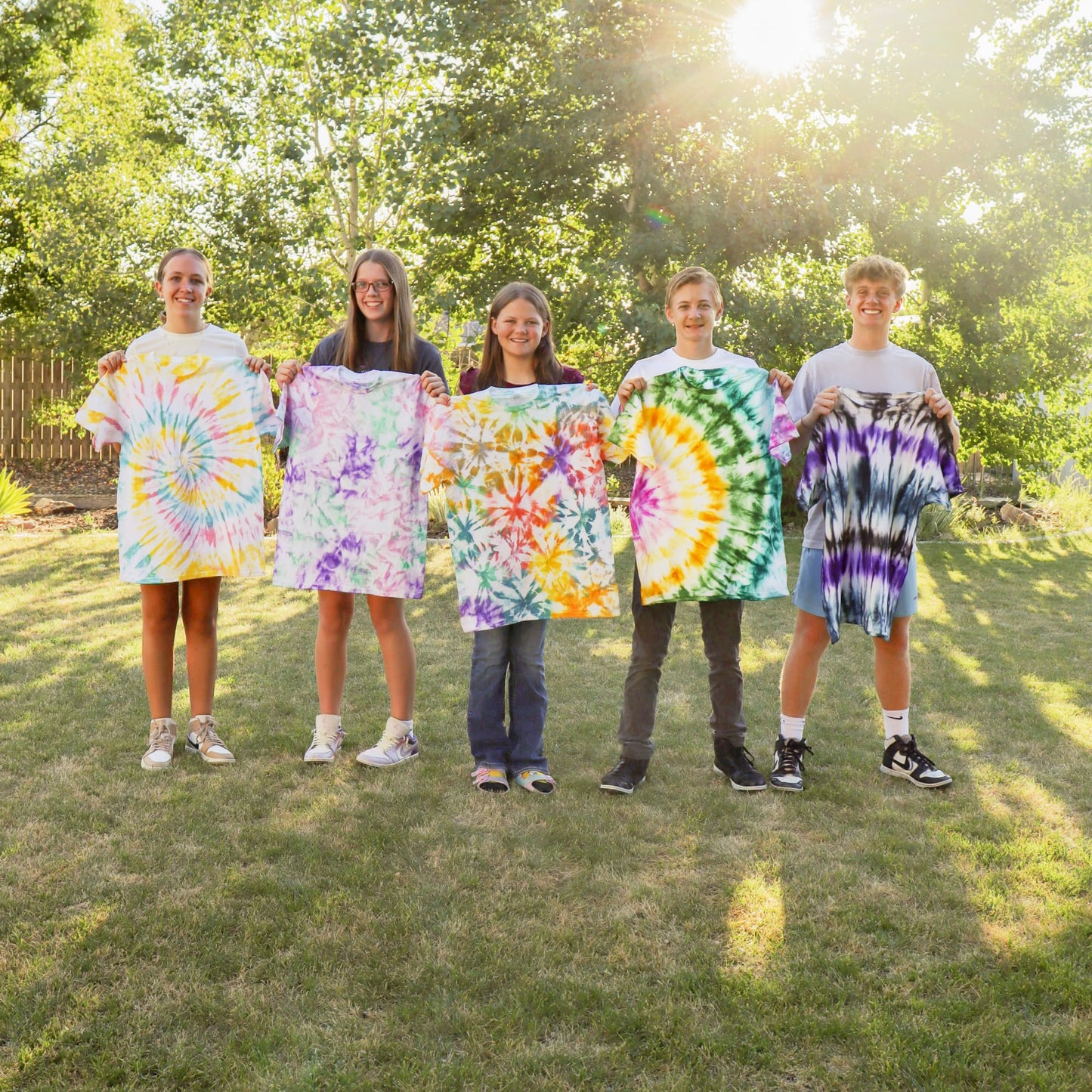 SEI 8 Pack Classic Tie Dye Spray Kit, Tye Dye Kits for Large Groups, Pre-Mixed Water Based Fabric Dye, Spray Bottle Included, Spray Paint for Clothes